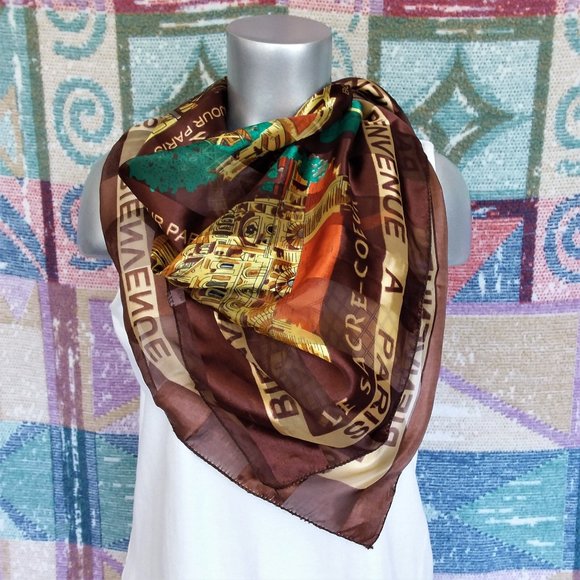 Parisian Landmarks Scarf - Picture 2 of 12